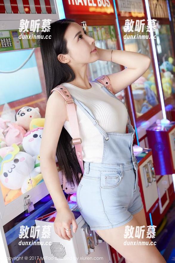 蜜桃社 - Gina学妹，让我对美图产生了下载依赖症？