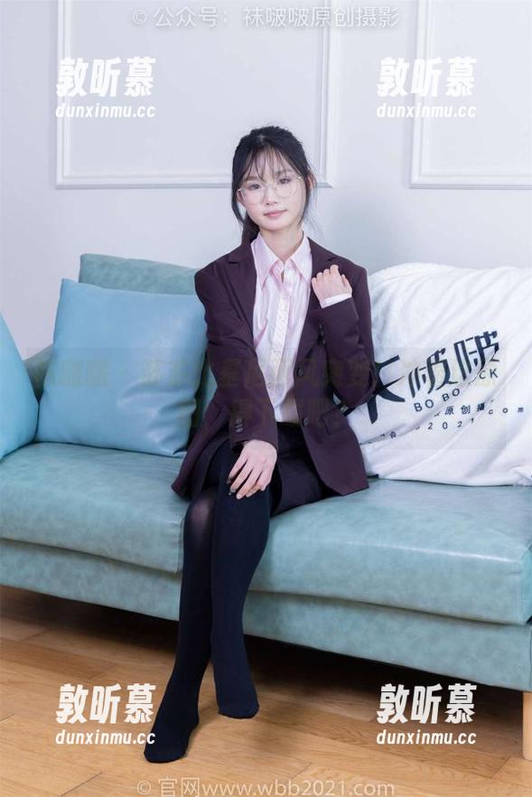 袜啵啵 - 苏苏比基尼画风突变！冲着这原图，得下载吧？