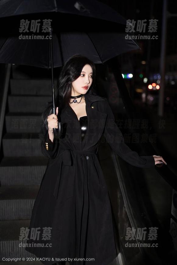 语画界 - 每一次海浪都像是在提醒我，快看！李丽莎又更新了她的最新图集哦