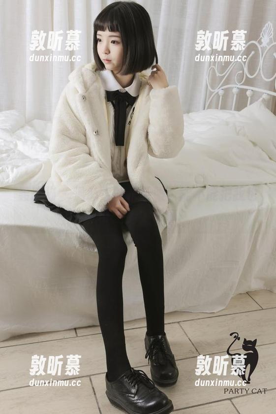 轰趴猫 - 温心怡的水手服，能不能把我也带上船？写真