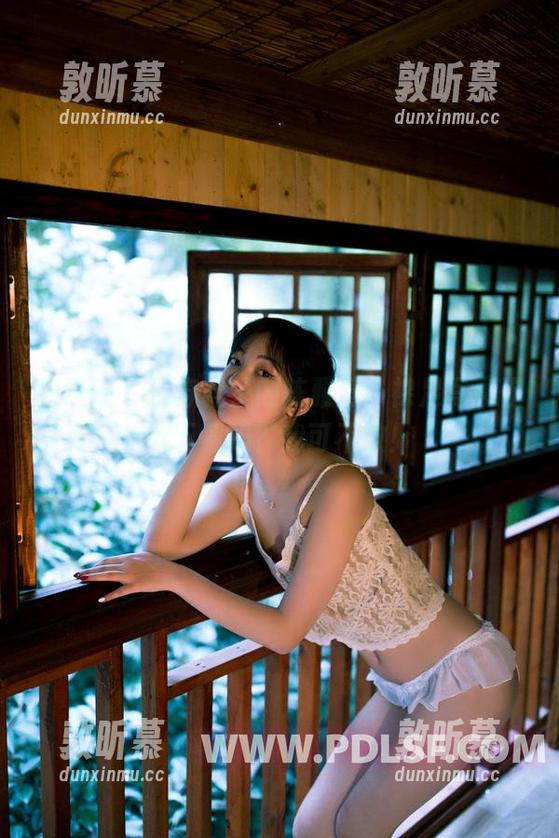 轰趴猫 - 没穿鞋子的陈雅漫，裸足写真你敢下载吗？我可不敢！