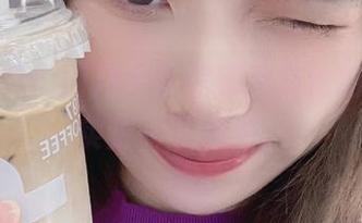 图片来袭！闪月半带你感受白丝的柔软，实验一下触感。