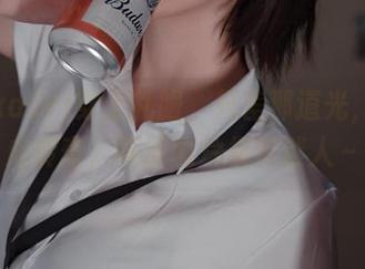 阿薰kaOri穿上礼服，只差那道光，就能成传奇，高清图片极其迷人～
