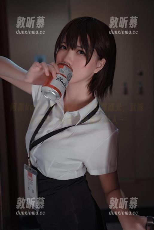 阿薰kaOri穿上礼服，只差那道光，就能成传奇，高清图片极其迷人～