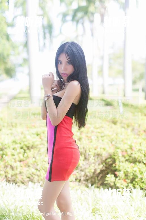 青豆客 - 原图给人一种下雨天的美好啊，梦娜Vanessa的可爱让我忘却湿冷。