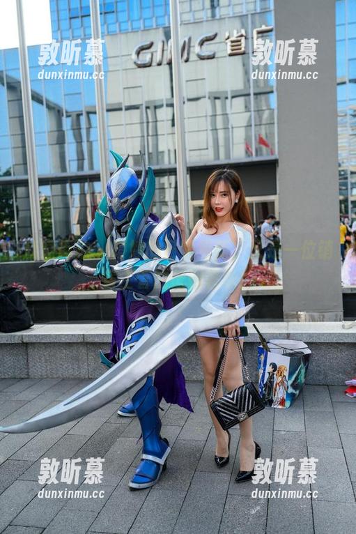 魔镜街拍 - 婷婷的日常更新，又是一位销售主管的低调奢华！